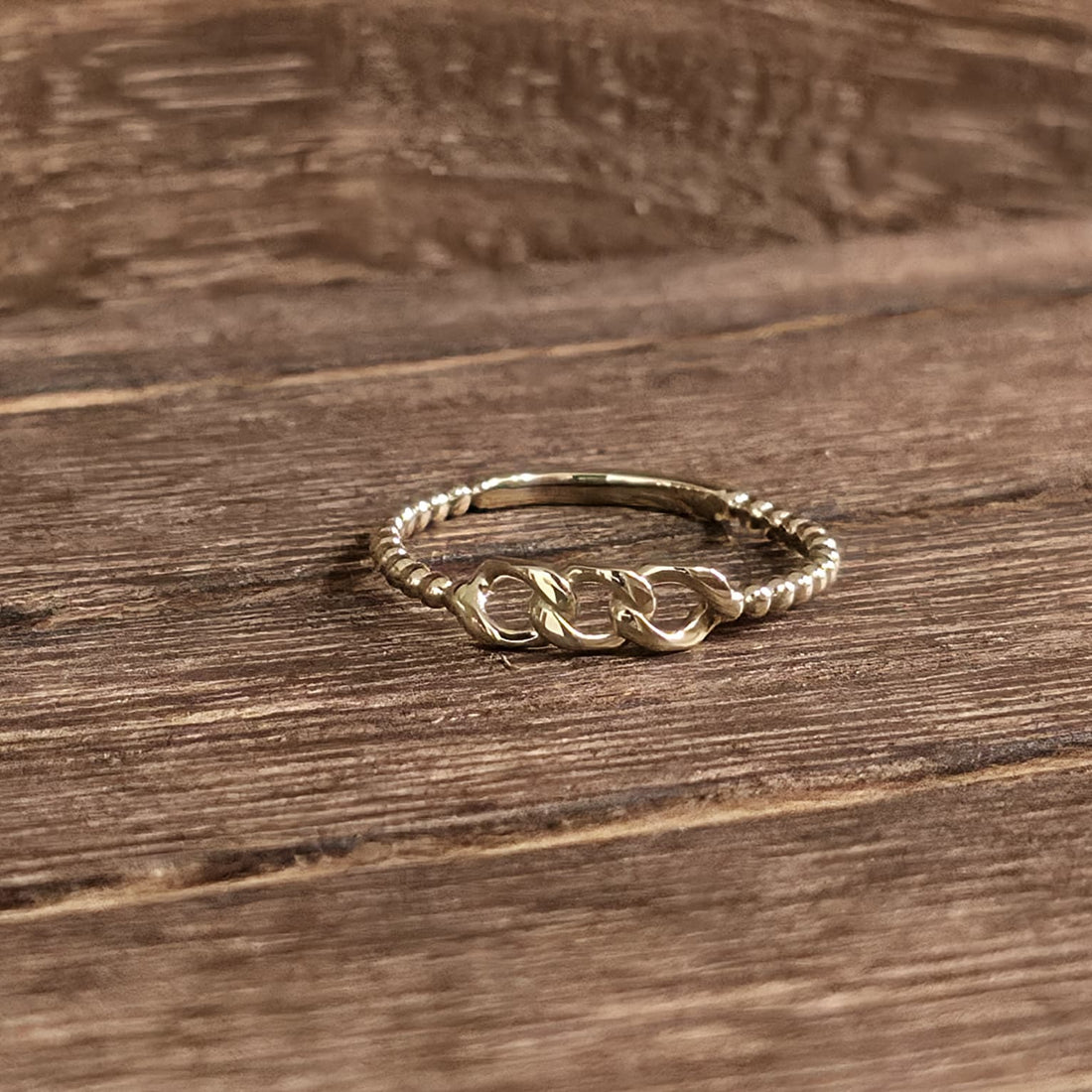Discover the Elegance of the Link Bead Ring: A Must-Have for Your Jewelry Collection