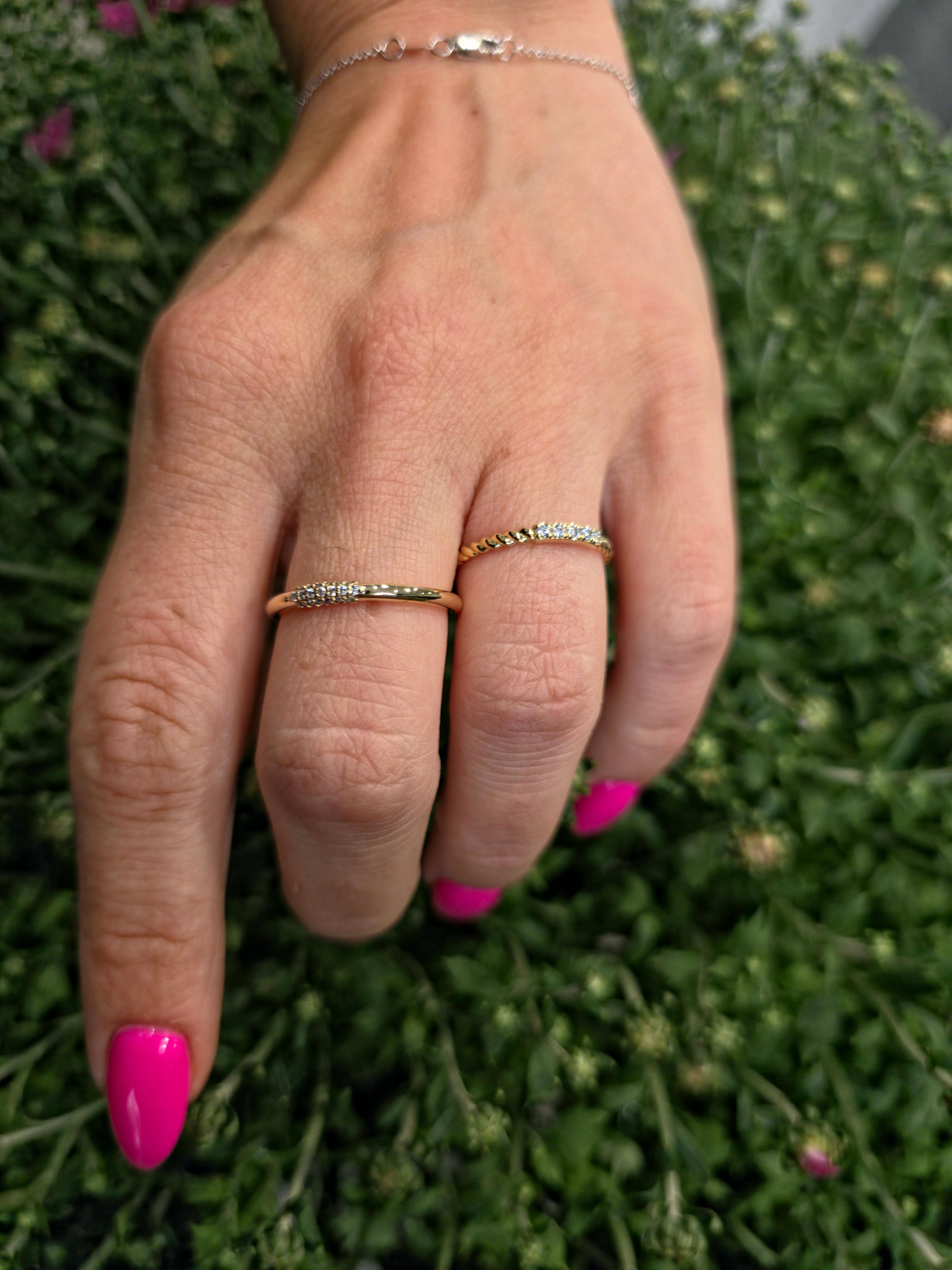 Womens Wedding Bands - Black Pearl of Queens