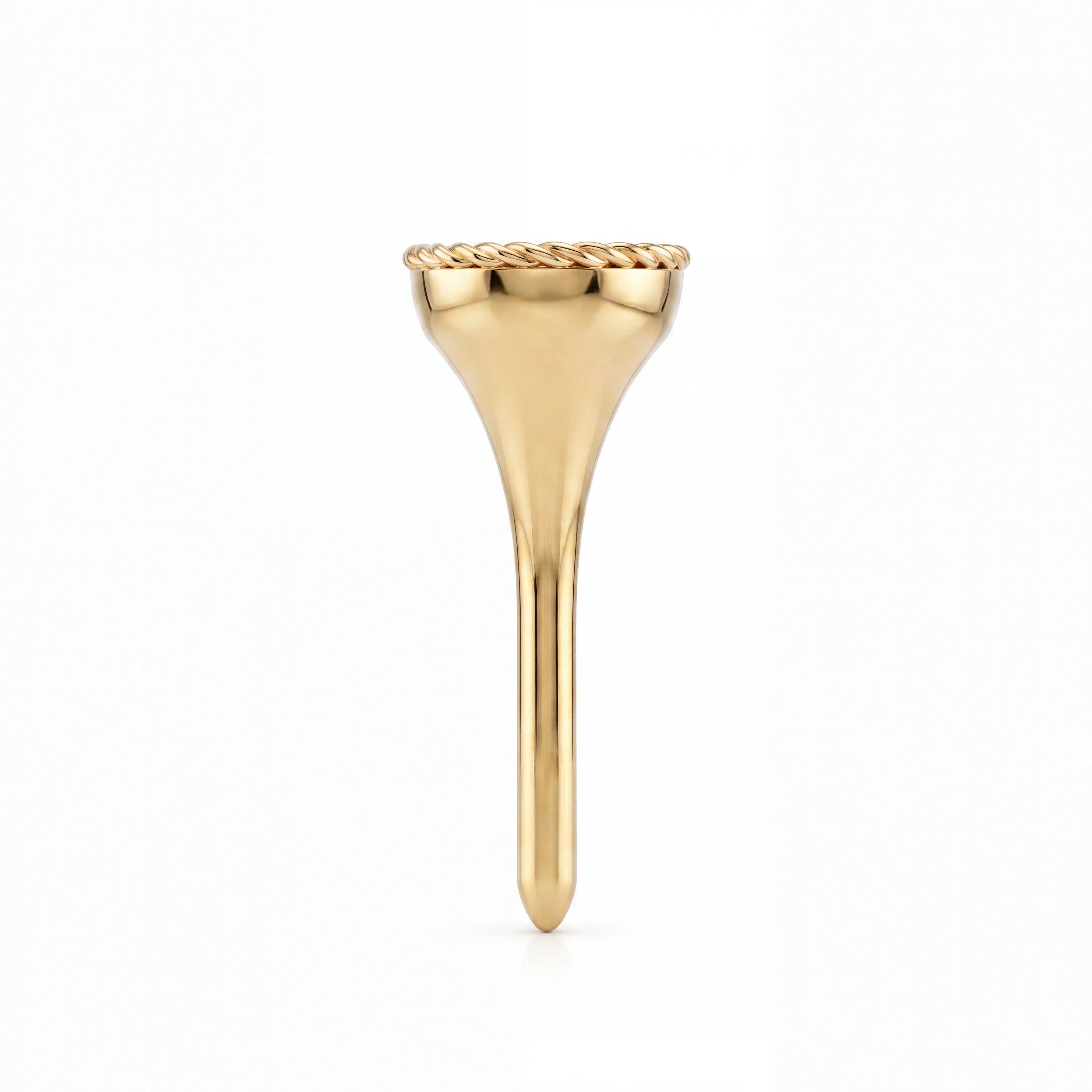 Solid 14K yellow gold soccer signet ring, close detail of honeycomb texture — Black Pearl of Queens